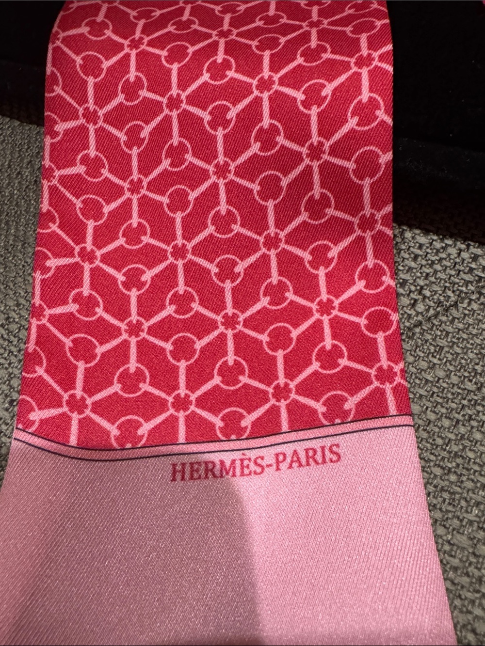 NEW Hermes 100% Silk Twillie Scarf Tie - Picture 2 of 9